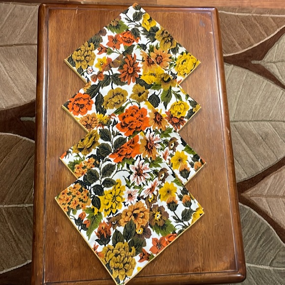 Set of 4 VTG 1970’s Fabric Fall Floral Print Napkins - Picture 1 of 5